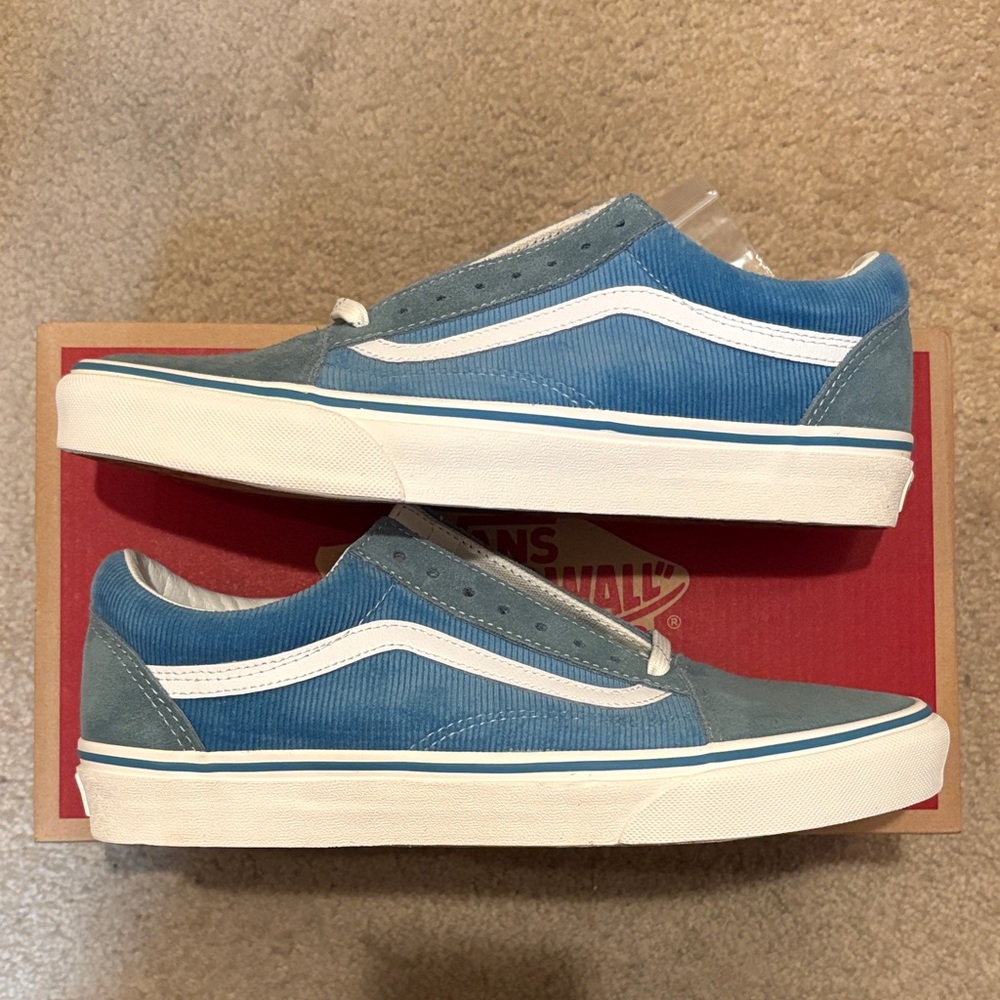 Vans Old School Corduroy/Suede Blue and White Low-Top Sneakers, Men’s 9